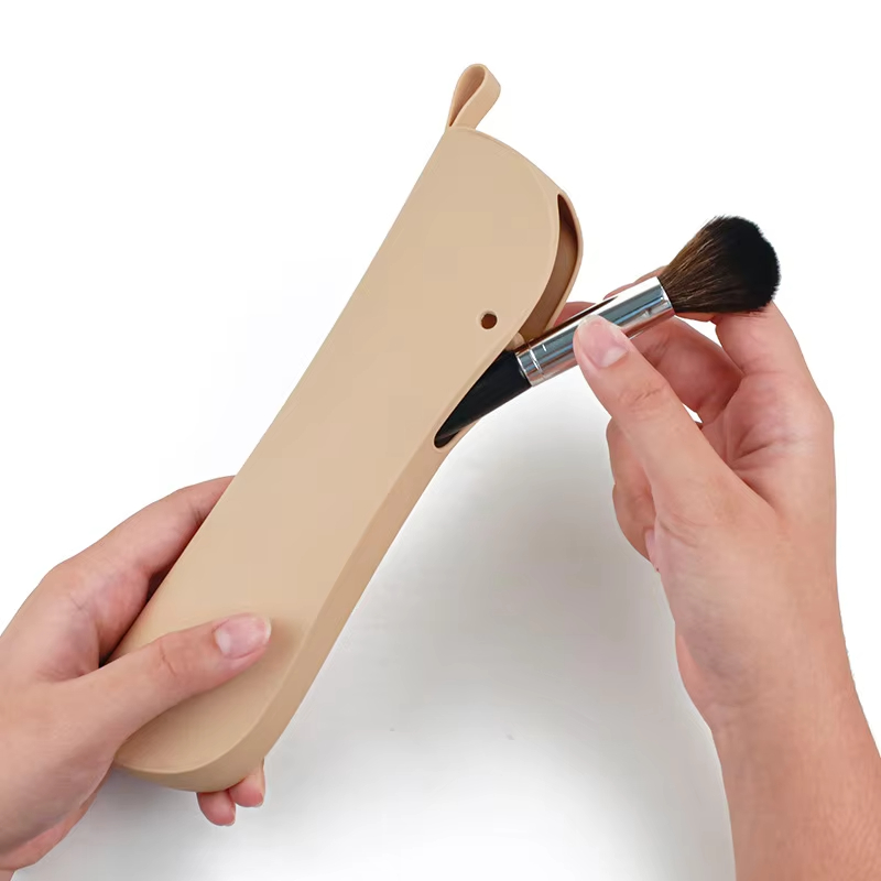 Wholesale Face Brushes Makeup Tools Organizer Pouch for Women Silicone Travel Makeup Bag