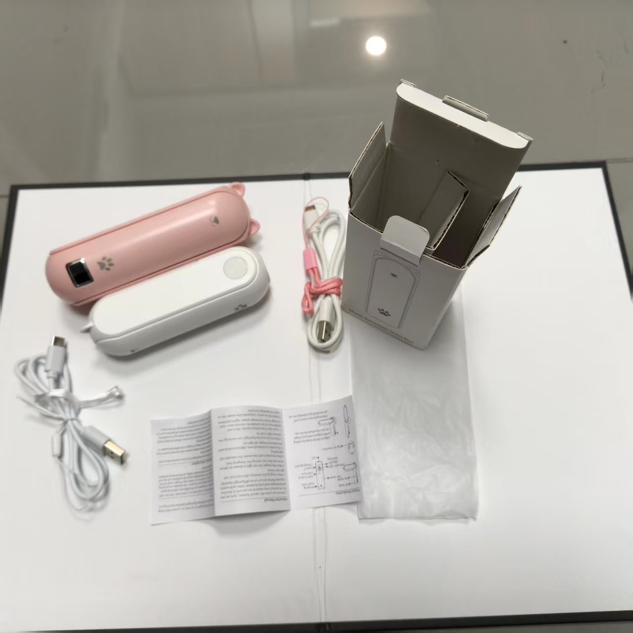 Mini Rechargeable Handheld Fan Custom|Foldable and power bank function and LED light|4800mAh Mini Rechargeable Handheld Fan Custom|Foldable and power bank function and LED light|4800mAh